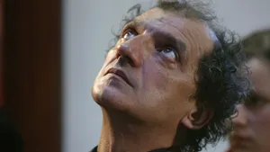 Trupa Dell' Arte îl duce pe 