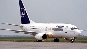 Instanbul: Un avion al companiei Tarom, blocat în noroi pe aeroportul Ataturk