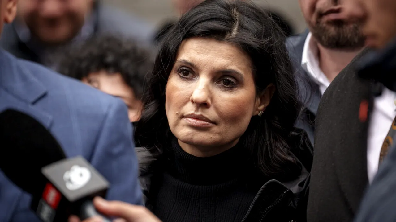 Lavinia Şandru şi-a depus candidatura la alegerile prezidenţiale: Voi lupta cu abuzurile