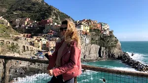 Dilema corporatistului: să-mi iau sau nu bilet de avion la New York, cu 350 de euro, în iunie?