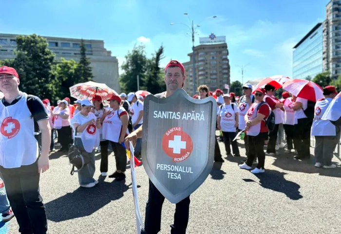 SOCIAL Protest SANITAS în Piața Victoriei: sindicaliști din toată țara contestă noua lege a salarizării unitare. Veniturile pot fi plafonate sau diminuate