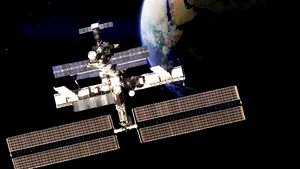 Un satelit creat pentru a detecta undele gravitaţionale, descrise de Einstein, lansat cu succes