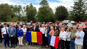 Pompierii români care au intervenit la stingerea incendiilor din Franţa revin în ţară