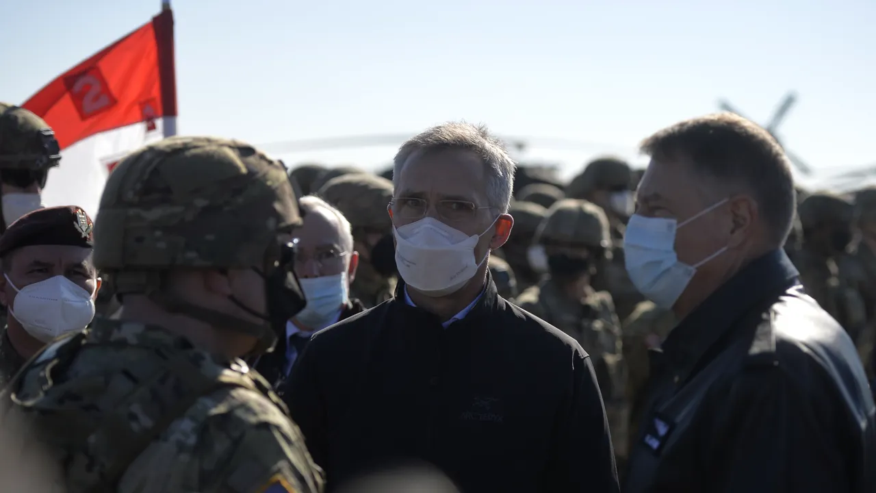 Parlamentul a luat act de informarea preşedintelui privind dislocarea de trupe NATO în România