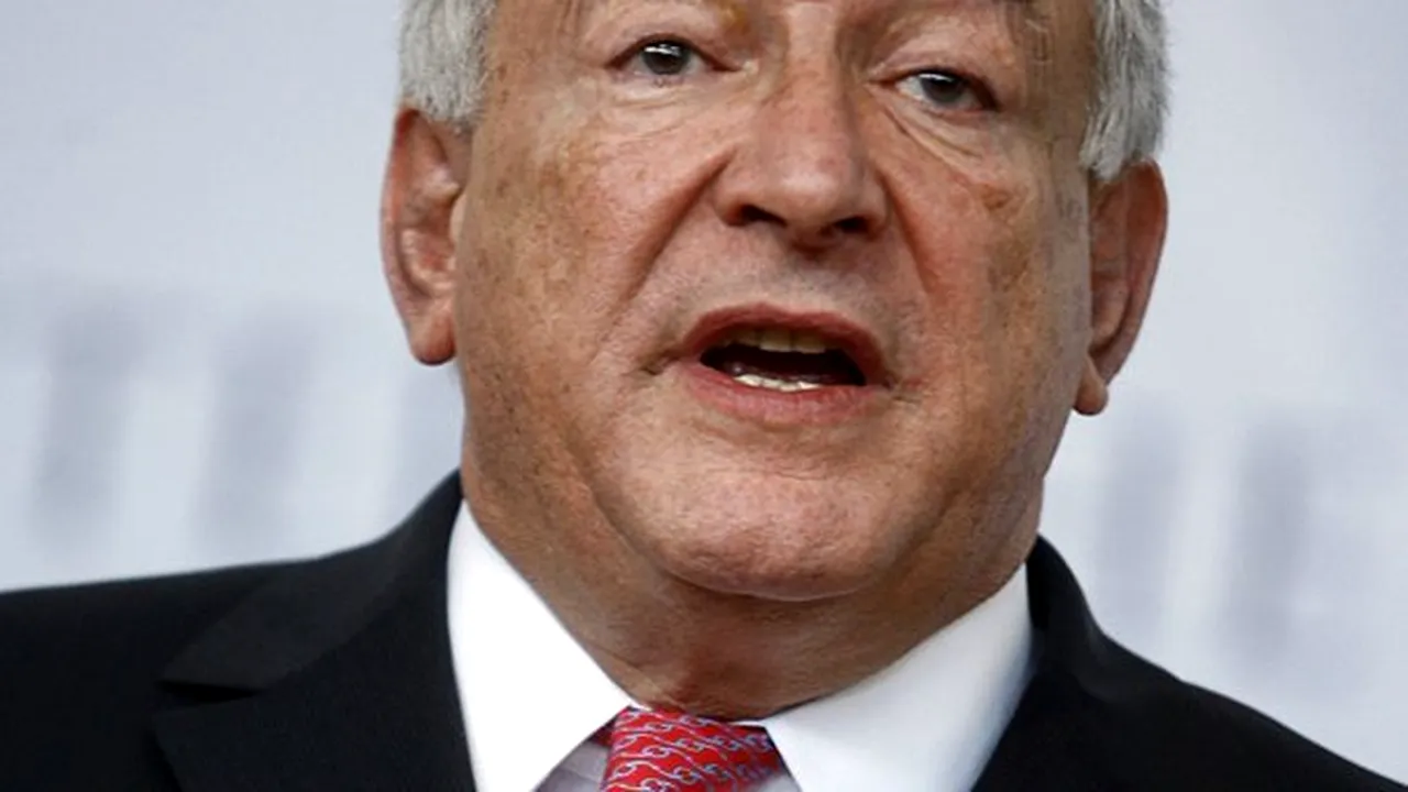Dominique Strauss-Kahn l-ar învinge pe Sarkozy în al doilea tur al alegerilor prezidenţiale