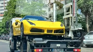 Mesajul primarului Clotilde Armand după ce a fost ridicat un Ferrari parcat neregulamentar 