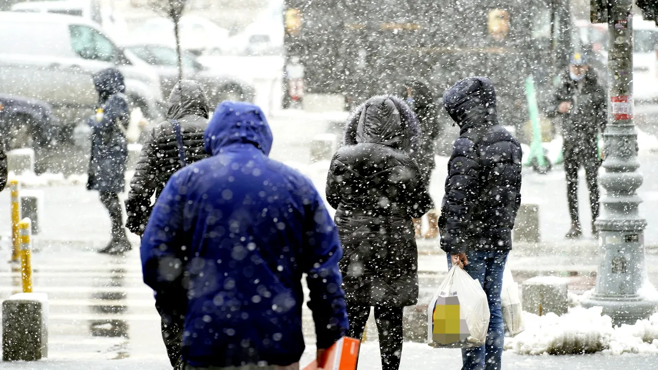 ANM, prognoza meteo până în 25 decembrie: Vremea se răceşte brusc, apoi încălzeşte uşor