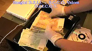 Cei 20 de tineri cercetaţi în cazul Malware rămân în arest