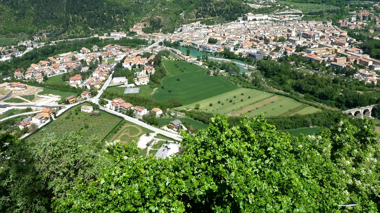 Italia oferă GRATUIT peste 100 de castele şi turnuri. Cum poţi să devii proprietar