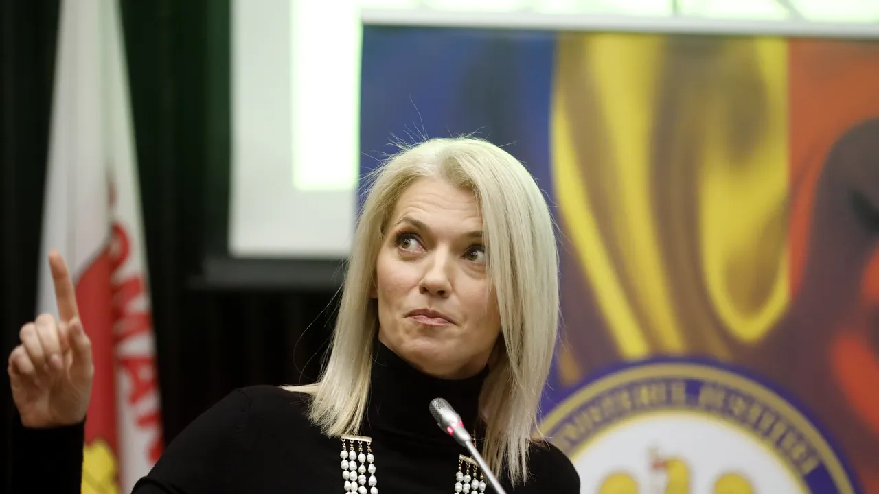 Alina Gorghiu: Legislaţia naţională se aliniază la prevederile Convenţiei OCDE Anti-mită