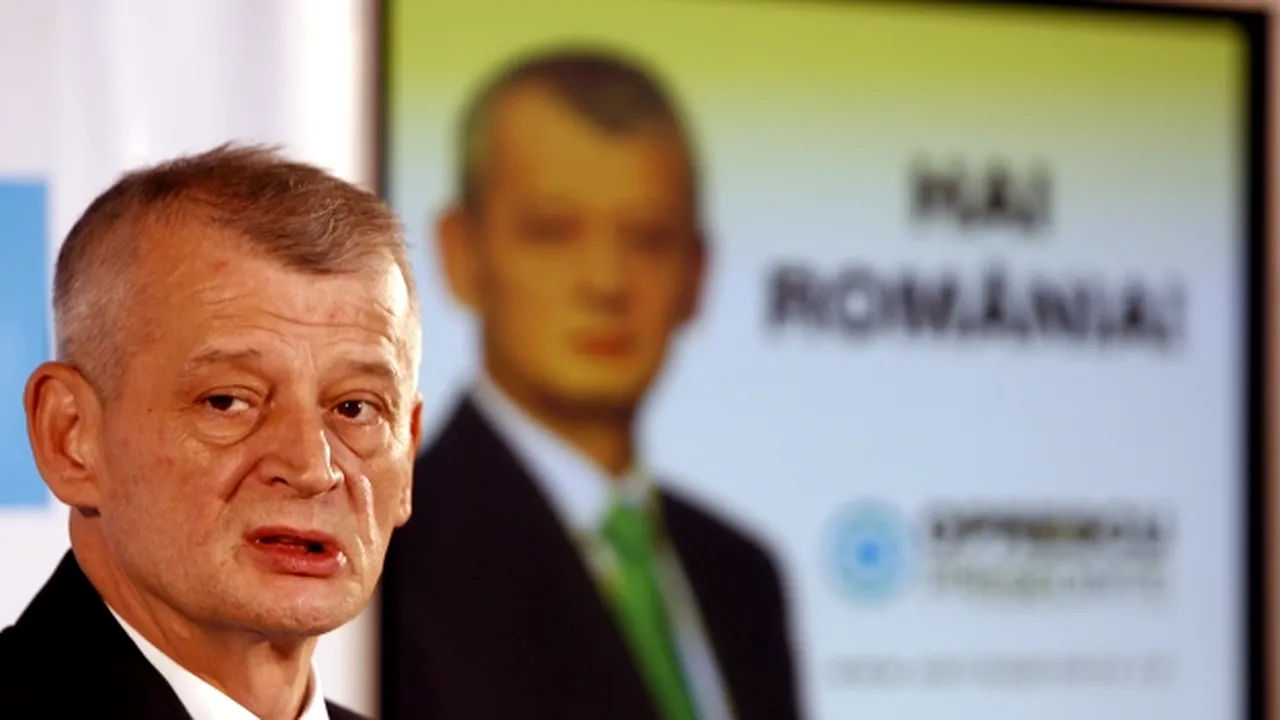 Dacă nu intră în turul doi, Oprescu îşi îndeamnă alegătorii să voteze după conştiinţă