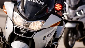 Un poliţist pe motocicletă, din cadrul Brigăzii Rutiere, a fost accidentat în Capitală