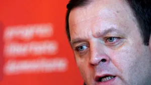Flutur despre o colaborare PDL-PSD: Puseuri ale lui Mircea Geoană, care se visează premier