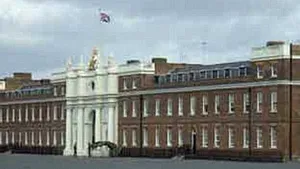 Doi membri ai personalului de la Palatul Buckingham, bolnavi de gripă A H1N1