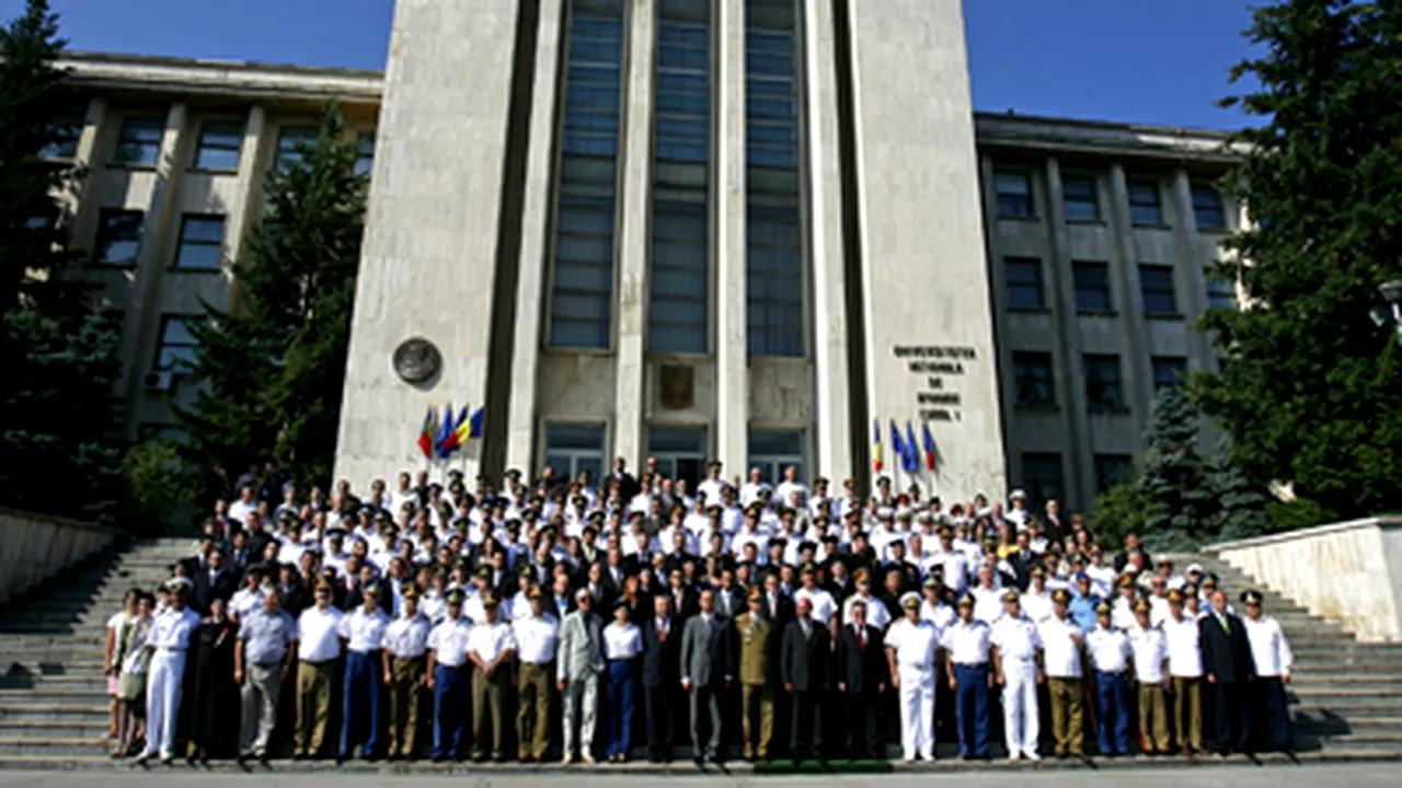 MApN investighează obţinerea titlurilor didactice la Universitatea Carol I