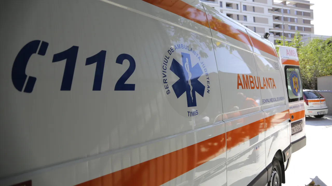 Fetiţă de 10 ani, în comă după ce a fost lovită de o maşină în Arad