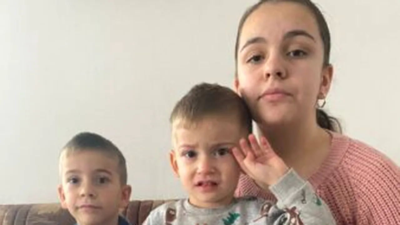 Irina, eleva de 10 ce vine zilnic la şcoală de la 15 kilometri distanţă