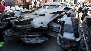 Poliţia din Moscova a ridicat o replică a maşinii lui Batman, găsită în centrul oraşului. Vehiculului îi lipsea un element esenţial