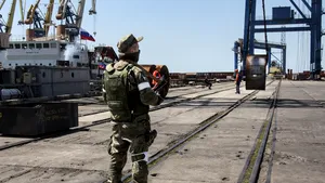 Războiul din Ucraina, ziua 102. Rusia a început să folosescă portul cucerit din  Mariupol / Forţele ruseşti aruncă în aer podurile de peste râul Doneţ pentru a împiedica Ucraina să aducă întăriri militare şi să livreze ajutoare civililor din oraşul Severodoneţk / Explozii la Kiev, bombe în Donbass / NATO îşi începe exerciţiile în Marea Baltică
