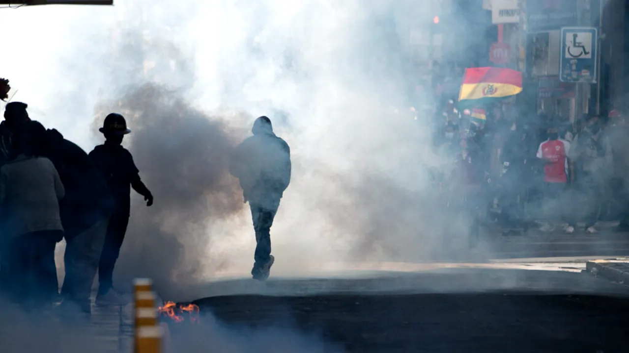 Protestele se extind în Bolivia. Susținătorii lui Evo Morales s-au ciocnit cu poliția în La Paz