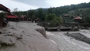 Alertă hidrologică! A fost emis Cod portocaliu de inundaţii pe râuri din 17 judeţe