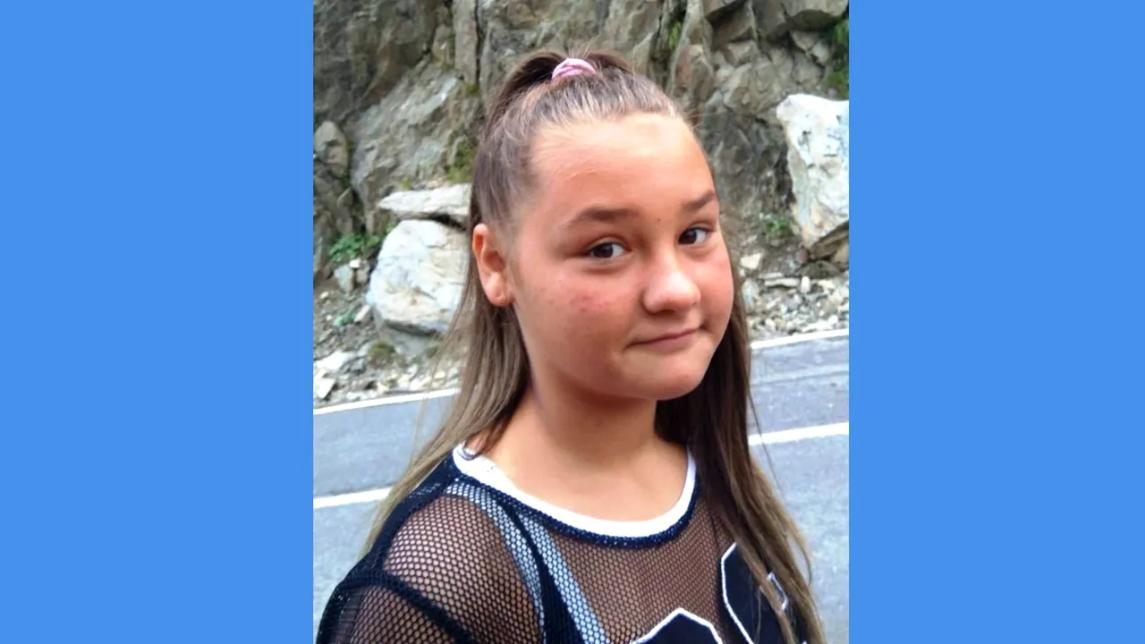 O fată de 13 ani din Mehedinţi, dispărută de acasă, este căutată de poliţie/ La momentul dispariţiei, se afla alături de mama sa