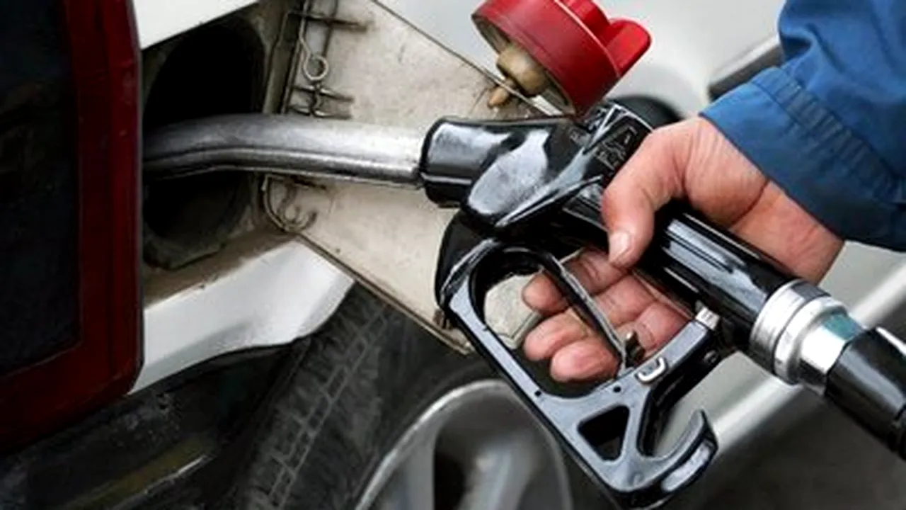 Romanian Rompetrol Cuts Fuel Prices By Up To RON0.12/Liter