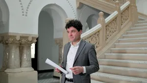 Nicuşor Dan: Înţeleg că Firea a intrat în logica de campanie şi în stilul PSD distorsionează adevărul