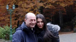 Urarea Elenei Băsescu pe Twitter cu ocazia zilei de naştere a preşedintelui