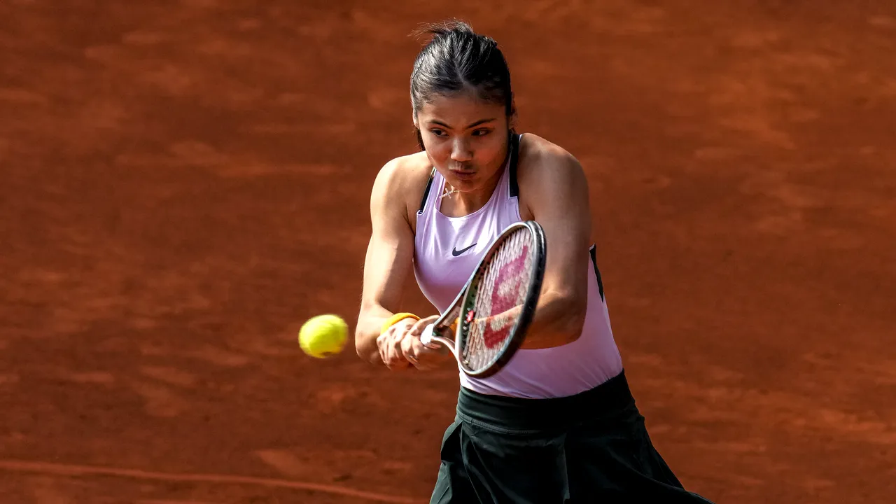Emma Răducanu spune că jocul ei pe zgură se îndreaptă în direcţia bună înainte de Roland Garros