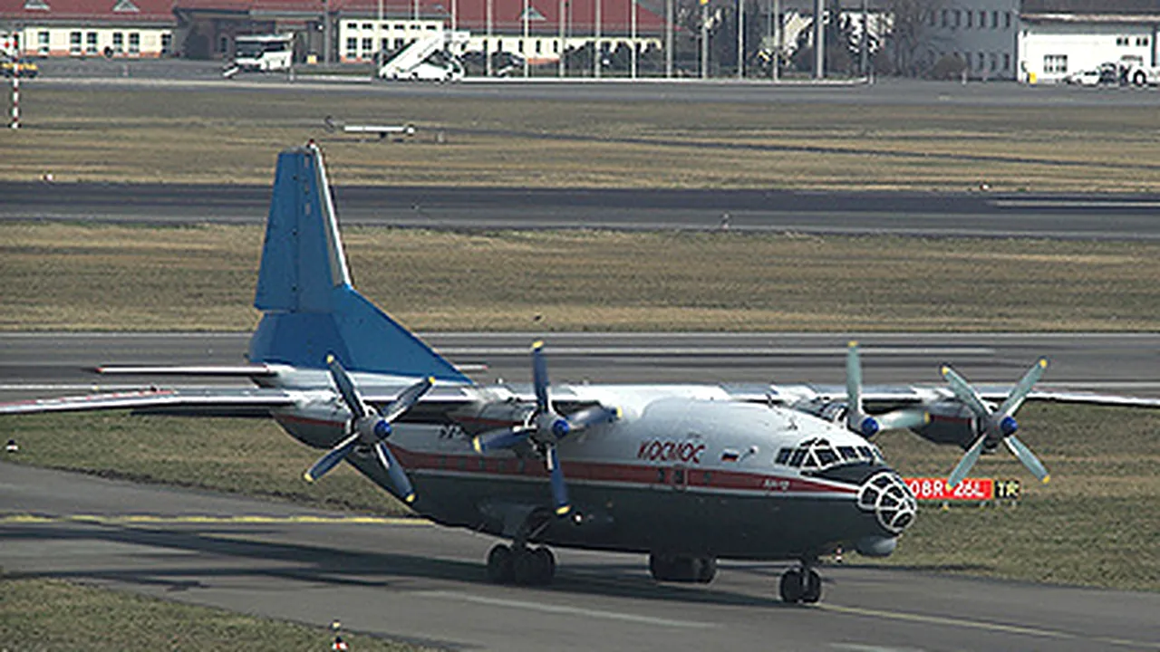 Avion cargo cu nouă persoane la bord s-a prăbuşit în Rusia