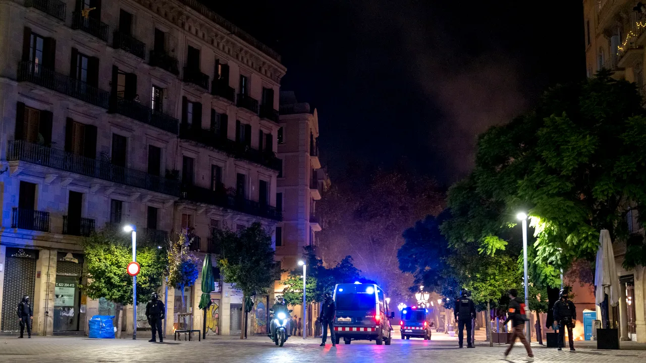 Un nou val de coronavirus în Europa şi SUA? Restricţii anti COVID-19 în mai multe ţări, pe fondul creşterii numărului de cazuri. Scenarii posibile în Franţa