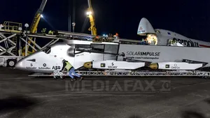 Avionul Solar Impulse 2 va decola din Abu Dhabi în martie, pentru un zbor în jurul Terrei - FOTO