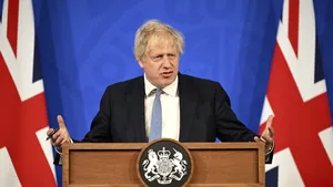Boris Johnson se pregăteşte de moţiune de cenzură, pe fondul erodării susţinerii în propriul partid