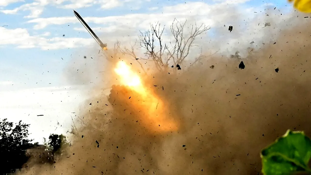 Războiul din Ucraina, ziua 1338. Zelenski solicită prioritate pe lista livrărilor de sisteme Patriot / Atac cu drone asupra Kievului / Trump impune sancțiuni împotriva celor mai mari companii petroliere din Rusia