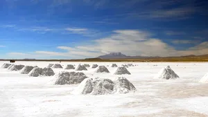 ”Deşertul de sare”: Salar de Uyuni, cea mai mare câmpie de sare din lume - VIDEO, GALERIE FOTO