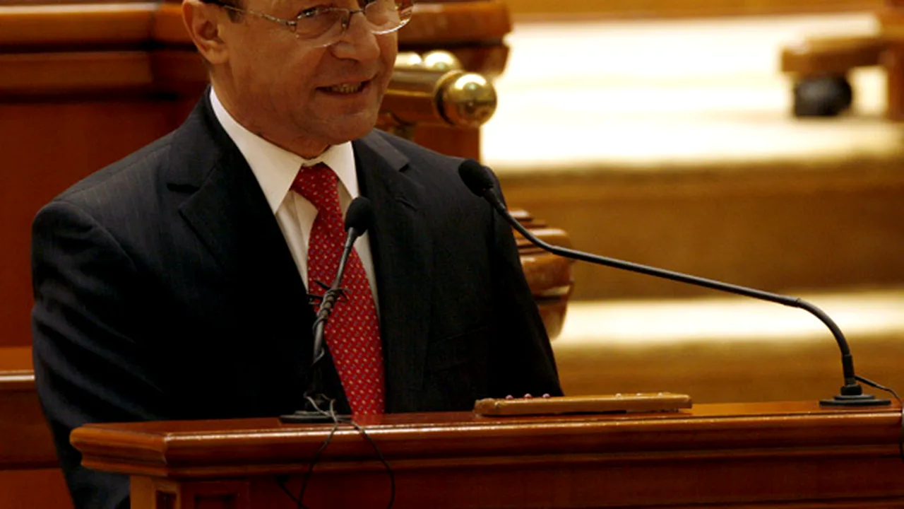 Băsescu scrie Legislativului şi Guvernului despre adoptarea Codurilor şi a legilor de aplicare