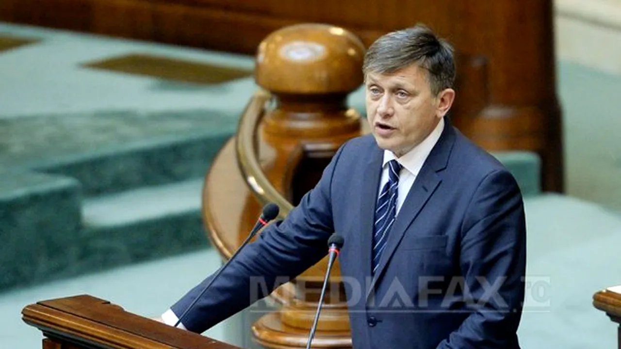 Antonescu: Programul Guvernului e pe principiul torni apă în vin, e un siropel ieftin şi dulceag
