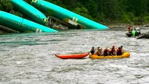 ACCIDENT inedit: Trei fuselaje de Boeing au ajuns într-un râu din Statele Unite - FOTO