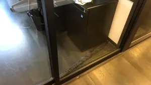 Visul oricărui angajat: Motivul amuzant pentru care mai multe persoane nu au reuşit să intre, timp de două zile, în birou/ Cazul a devenit VIRAL | VIDEO