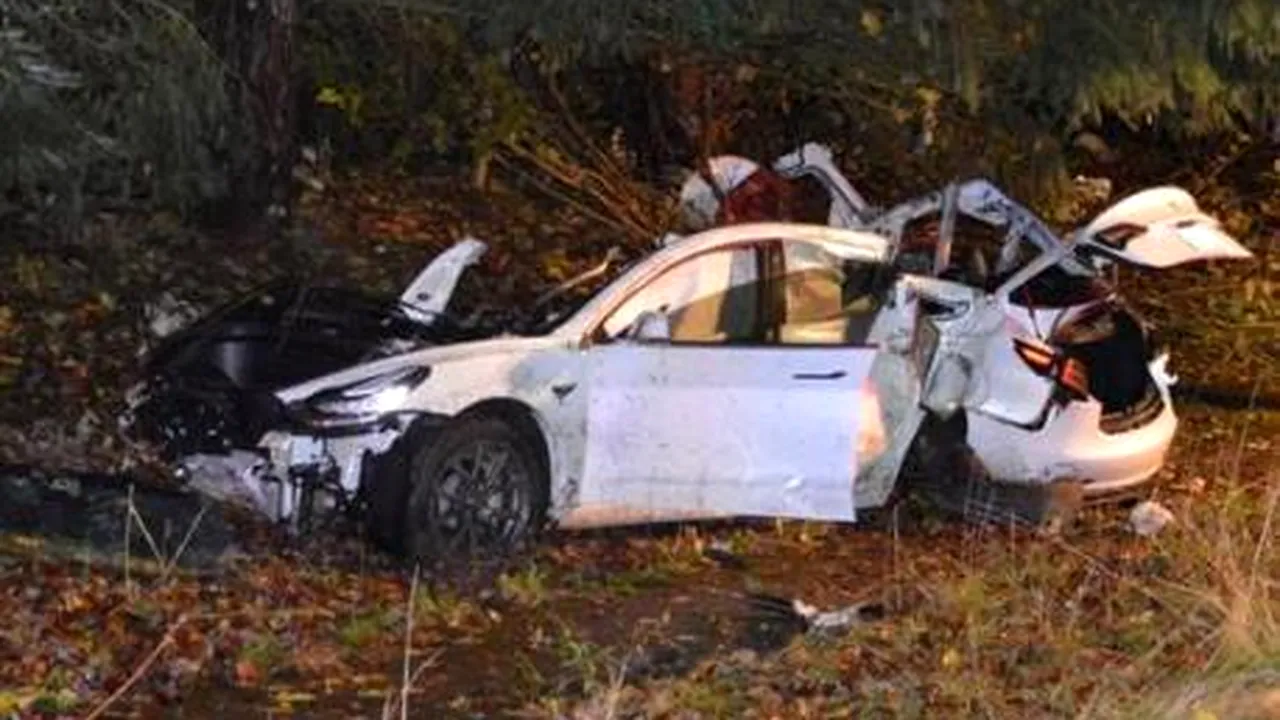 Lui Musk i-a trecut glonţul pe la ureche. Ce a decis tribunalul după un accident mortal în care a fost implicat un Model 3