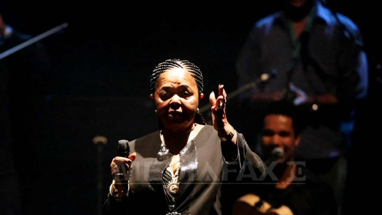 Cesaria Evora îşi reia turneul şi concertează la Braşov şi Bucureşti, în octombrie