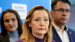 Elena Lasconi: Nu mă sfătuiesc cu Băsescu. Nu ştiu dacă aş avea bani. Eu cred că e foarte scump