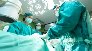 O femeie născută fără vagin și col uterin a conceput un copil pe cale naturală
