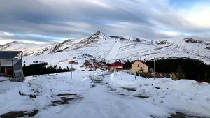 Sărbători pe schiuri, cu mâncare tradiţională în Rânca şi Straja. FOTO