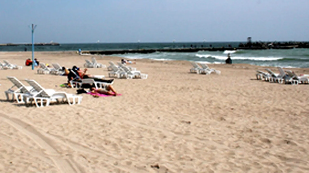 Fiecare turist pe litoral va avea minim opt metri de plajă