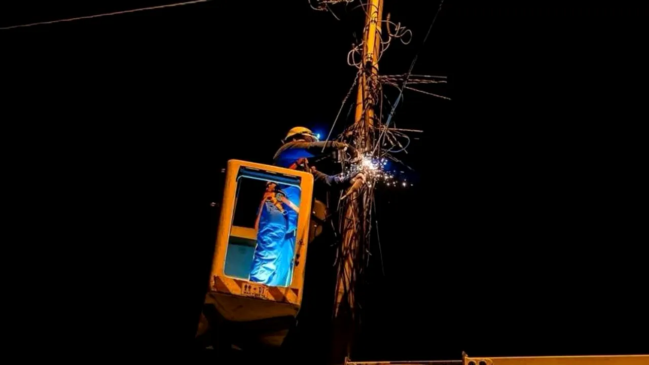 De la începutul anului, 100 km de cabluri aeriene din Capitală au fost mutate în subteran