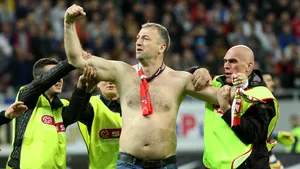 Incidentele de la meciul FCSB-Dinamo: Cinci suporteri au primit interdicţie de a mai intra pe stadioane timp de un an