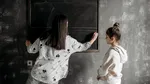 Părinții din Spania cheltuiesc miliarde de euro pe meditații, de teamă că școala publică nu e suficientă