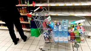 Parlamentul bulgar interzice creșterile prețurilor. Tarifele vor fi publicate zilnic online